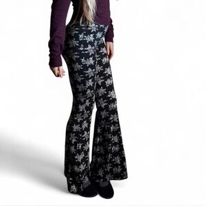 Retro Y2K 2000s black and white floral 
Volcom boho flowy flare bell bottoms Sm